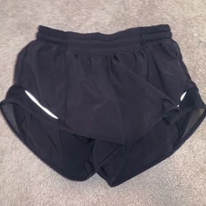 Lululemon Hotty Hot Short Black 2.5”
